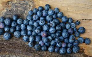 Try foods like blueberries that help sciatica recovery