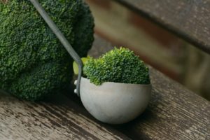 Broccoli is one of the foods that help sciatica due to its anti-inflammatory properties