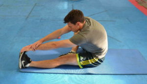 the hamstring stretch is an exercise to avoid with sciatica